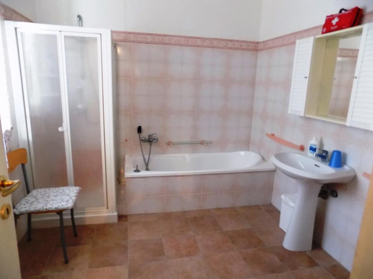 Il Ciliegio Del Pellegrino Apartment Gubbio Bagian luar foto